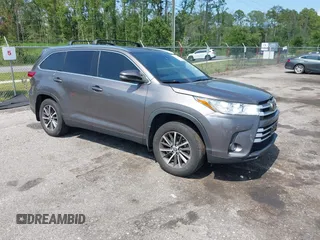 2019 Toyota Highlander SE with VIN 5TDJZRFH1KS918075, listed as a IAAI auction lot 42590969 with 67,941 mi miles and . Bid and sale history available at DreamBid. Image 1.
