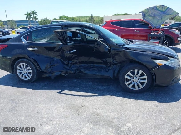 2018 Nissan Altima 2.5 S with VIN 1N4AL3AP6JC275998, listed as a IAAI auction lot 39138577 with 99,195 mi miles. Bid and sale history available at carsss.com. Image 6.