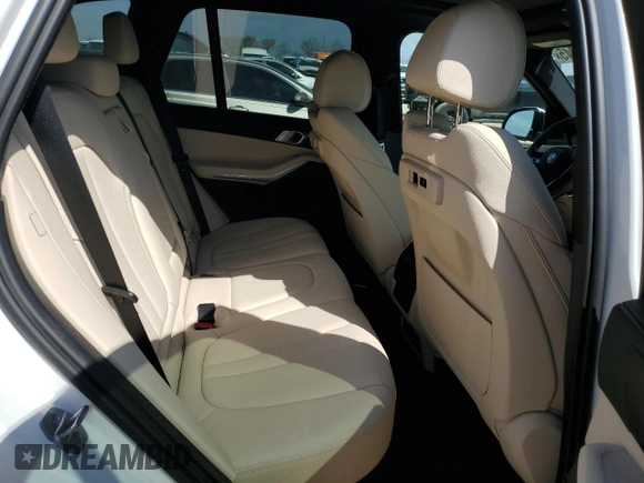 2022 BMW X5 sDrive40i with VIN 5UXCR4C0XN9K57058, listed as a Copart auction lot 46687245 with 9,347 mi miles and Salvage Title. Bid and sale history available at carsss.com. Image 11.
