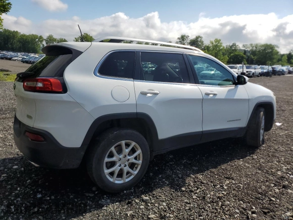 2017 Jeep Cherokee Latitude with VIN 1C4PJMCS8HW659923, listed as a Copart auction lot 64478185 with 118,169 mi miles and Salvage title. Bid and sale history available at DreamBid. Image 3.