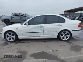 2005 BMW 3 Series 325i with VIN WBAEV33495KX09686, listed as a IAAI auction lot 42040947 with 125,221 mi miles and . Bid and sale history available at DreamBid. Image 14.