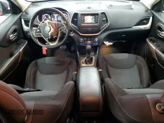 2017 Jeep Cherokee Latitude with VIN 1C4PJLCB4HD233216, listed as a Copart auction lot 58076455 with 91,241 mi miles and Salvage title. Bid and sale history available at DreamBid. Image 8.