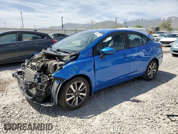 2020 Nissan Versa SV z VIN 3N1CN8EV4LL870555, wystawiony jako Copart lot #56650675 z przebiegiem 49 724 mil mil oraz Szkoda całkowita • Salvage title. Historia ofert i sprzedaży dostępna na DreamBid. Obrazek 1.