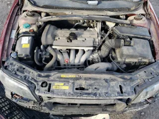 2001 Volvo S60 with VIN YV1RS61R512081241, listed as a Copart auction lot 43584055 with 115,211 mi miles and Salvage Title. Bid and sale history available at carsss.com. Image 11.
