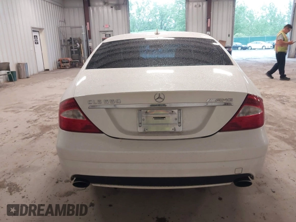 2008 Mercedes-Benz CLS 550 z VIN WDDDJ72XX8A130056, wystawiony jako IAAI lot #42457945 z przebiegiem 111 662 mil mil oraz . Historia ofert i sprzedaży dostępna na DreamBid. Obrazek 16.