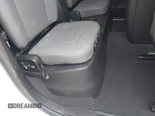 2019 Chevrolet Colorado 4WD Work Truck z VIN 1GCHTBEA5K1221307, wystawiony jako IAAI lot #42273653 z przebiegiem 94 746 mil mil oraz . Historia ofert i sprzedaży dostępna na DreamBid. Obrazek 8.