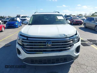 2024 Volkswagen Atlas SE с VIN 1V2JR2CA6RC551229, выставлен на аукционе IAAI как лот 41473599 с пробегом 10 243 миль миль и . История ставок и продаж доступна на DreamBid. Изображение 12.