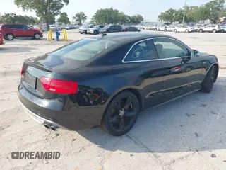 2013 Audi S5 Premium Plus z VIN WAUCGAFR6DA023803, wystawiony jako IAAI lot #42036505 z przebiegiem 140 079 mil mil oraz . Historia ofert i sprzedaży dostępna na DreamBid. Obrazek 4.