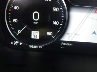 2017 Volvo XC90 Momentum with VIN YV4A22PK6H1149002, listed as a IAAI auction lot 41405845 with 105,292 mi miles. Bid and sale history available at carsss.com. Image 7.
