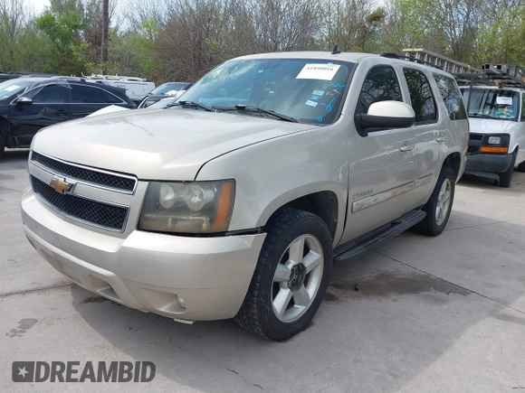 2007 Chevrolet Tahoe LS z VIN 1GNFC13J97R308812, wystawiony jako IAAI lot #41898016 z przebiegiem 178 559 mil mil oraz . Historia ofert i sprzedaży dostępna na DreamBid. Obrazek 2.