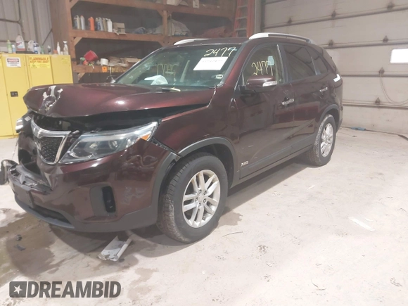 2015 Kia Sorento LX with VIN 5XYKTCA67FG567068, listed as a IAAI auction lot 41942477 with 155,091 mi miles. Bid and sale history available at carsss.com. Image 2.
