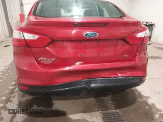 2012 Ford Focus SE z VIN 1FAHP3F21CL114445, wystawiony jako IAAI lot #42277986 z przebiegiem 89 317 mil mil oraz . Historia ofert i sprzedaży dostępna na DreamBid. Obrazek 6.