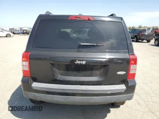 2017 Jeep Patriot Latitude with VIN 1C4NJPFB1HD184633, listed as a Copart auction lot 52252965 with 159,773 mi miles and Salvage Title. Bid and sale history available at DreamBid. Image 6.