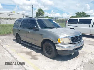 2000 Ford Expedition XLT with VIN 1FMRU1563YLB25756, listed as a IAAI auction lot 42547637 with Not provided miles and . Bid and sale history available at DreamBid. Image 1.