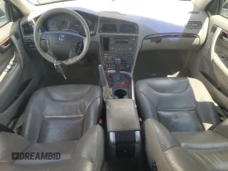 2005 Volvo XC70 z VIN YV1SZ592451199744, wystawiony jako Copart lot #56257095 z przebiegiem 193 139 mil mil oraz Czysty tytuł • Clean title. Historia ofert i sprzedaży dostępna na DreamBid. Obrazek 8.
