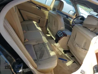2010 Mercedes-Benz S 550 z VIN WDDNG8GB5AA341015, wystawiony jako Copart lot #53281454 z przebiegiem 101 857 mil mil oraz Szkoda całkowita • Salvage title. Historia ofert i sprzedaży dostępna na DreamBid. Obrazek 10.