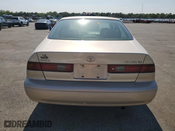1998 Toyota Camry LE z VIN JT2BG22K8W0192431, wystawiony jako Copart lot #59421795 z przebiegiem 63 232 mil mil oraz Czysty tytuł • Clean title. Historia ofert i sprzedaży dostępna na DreamBid. Obrazek 6.