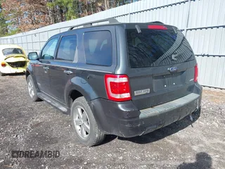2008 Ford Escape XLT with VIN 1FMCU93108KA52105, listed as a IAAI auction lot 41887169 with 137,539 mi miles. Bid and sale history available at carsss.com. Image 3.