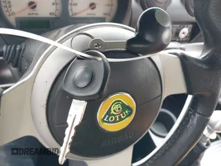 2005 Lotus Elise z VIN SCCPC11155HL31960, wystawiony jako IAAI lot #42274316 z przebiegiem 97 679 mil mil oraz . Historia ofert i sprzedaży dostępna na DreamBid. Obrazek 11.