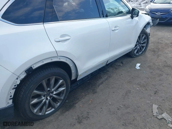 2018 Mazda CX-9 Grand Touring with VIN JM3TCBDYXJ0208654, listed as a IAAI auction lot 41410805 with 117,761 mi miles. Bid and sale history available at carsss.com. Image 6.