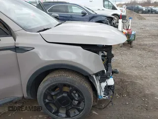 2025 Kia Sorento X-Line SX Prestige z VIN 5XYRKDJF9SG329417, wystawiony jako IAAI lot #41860763 z przebiegiem 1 753 mil mil oraz . Historia ofert i sprzedaży dostępna na DreamBid. Obrazek 18.