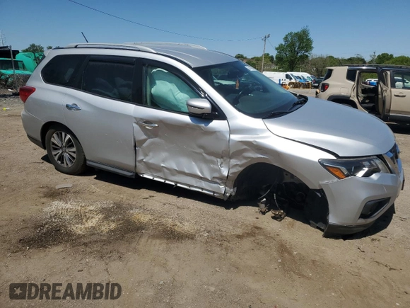 2018 Nissan Pathfinder SV z VIN 5N1DR2MMXJC662132, wystawiony jako Copart lot #54442685 z przebiegiem 81 141 mil mil oraz Szkoda całkowita • Salvage title. Historia ofert i sprzedaży dostępna na DreamBid. Obrazek 4.