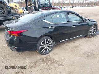 2019 Nissan Altima 2.5 Platinum with VIN 1N4BL4FW1KC127673, listed as a IAAI auction lot 41773674 with 30,713 mi miles. Bid and sale history available at carsss.com. Image 4.