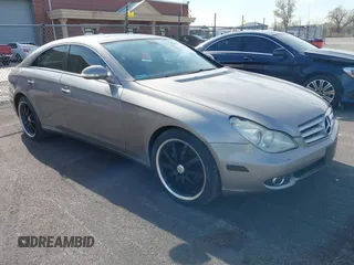 2006 Mercedes-Benz CLS-Class with VIN WDDDJ75X46A038174, listed as a IAAI auction lot 41249320 with 96,690 mi miles. Bid and sale history available at carsss.com. Image 1.