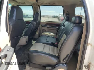 2005 Ford Excursion Eddie Bauer z VIN 1FMNU45S55EB52633, wystawiony jako Copart lot #56335435 z przebiegiem Nie podano mil oraz Czysty tytuł • Clean title. Historia ofert i sprzedaży dostępna na DreamBid. Obrazek 11.