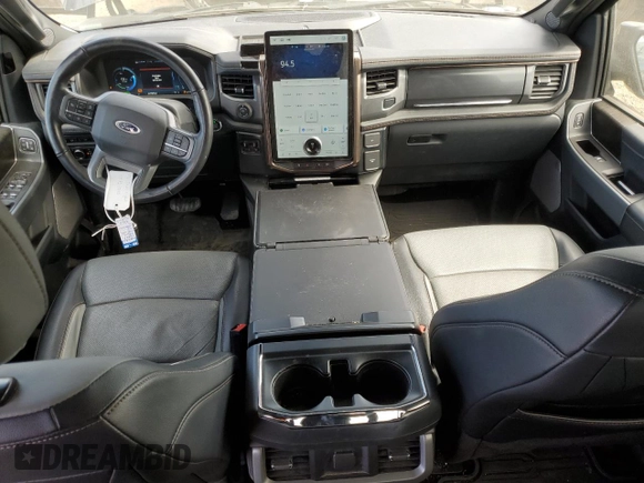 2022 Ford F-150 Lightning Pro z VIN 1FTVW1EL9NWG10318, wystawiony jako Copart lot #47857805 z przebiegiem 33 470 mil mil oraz Szkoda całkowita • Salvage title. Historia ofert i sprzedaży dostępna na DreamBid. Obrazek 8.