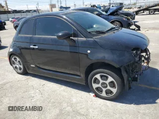 2015 FIAT 500e z VIN 3C3CFFGE3FT642311, wystawiony jako Copart lot #57159595 z przebiegiem Nie podano mil oraz Tytuł czysty. Historia ofert i sprzedaży dostępna na DreamBid. Obrazek 4.