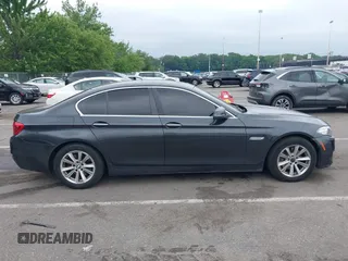 2014 BMW 5 Series 528i xDrive z VIN WBA5A7C5XED612819, wystawiony jako IAAI lot #42593601 z przebiegiem 174 821 mil mil oraz . Historia ofert i sprzedaży dostępna na DreamBid. Obrazek 13.