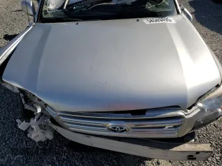 2007 Toyota Highlander w/3rd Row with VIN JTEDP21A970136407, listed as a Copart auction lot 58589495 with Not provided miles and Salvage title. Bid and sale history available at DreamBid. Image 12.