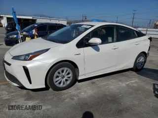 2019 Toyota Prius L Eco z VIN JTDKARFU8K3071064, wystawiony jako Copart lot #58819855 z przebiegiem 199 998 mil mil oraz Szkoda całkowita • Salvage title. Historia ofert i sprzedaży dostępna na DreamBid. Obrazek 1.