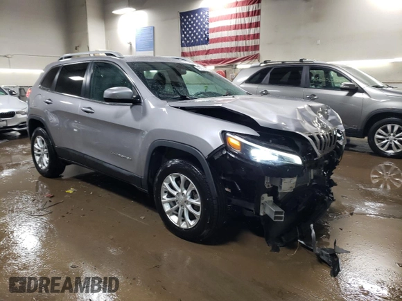 2019 Jeep Cherokee Latitude with VIN 1C4PJMCB3KD255284, listed as a Copart auction lot 46167495 with 95,166 mi miles and Salvage Title. Bid and sale history available at carsss.com. Image 4.