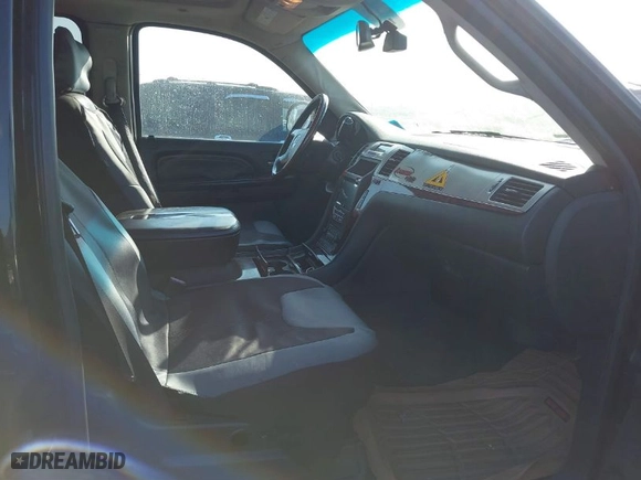 2007 Cadillac Escalade EXT with VIN 3GYFK62837G217018, listed as a IAAI auction lot 41340466 with 260656 miles. Bid and sale history available at carsss.com. Image 5.