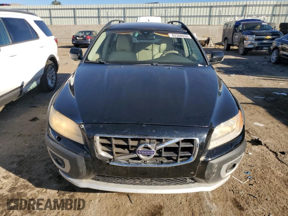 2010 Volvo XC70 3.2L with VIN YV4982BZ0A1086619, listed as a Copart auction lot 82308894 with 276,655 mi miles and Clean Title. Bid and sale history available at DreamBid. Image 5.