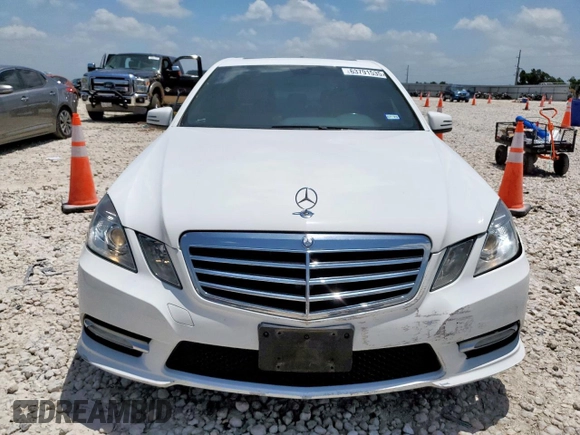 2013 Mercedes-Benz E 350 Luxury z VIN WDDHF5KB2DA682625, wystawiony jako Copart lot #63791535 z przebiegiem 73 381 mil mil oraz Szkoda całkowita • Salvage title. Historia ofert i sprzedaży dostępna na DreamBid. Obrazek 5.