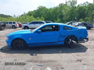 2011 Ford Mustang V6 with VIN 1ZVBP8AM3B5164284, listed as a IAAI auction lot 42013370 with 43,689 mi miles and . Bid and sale history available at DreamBid. Image 15.