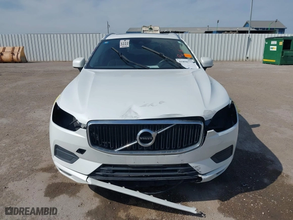 2018 Volvo XC60 Momentum with VIN YV4102RK6J1084192, listed as a IAAI auction lot 41850777 with 64,500 mi miles. Bid and sale history available at carsss.com. Image 13.