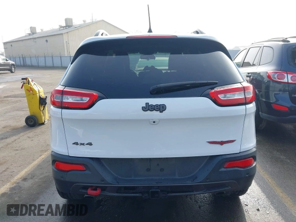2018 Jeep Cherokee Trailhawk z VIN 1C4PJMBX8JD525945, wystawiony jako IAAI lot #41008604 z przebiegiem 111 086 mil mil oraz . Historia ofert i sprzedaży dostępna na DreamBid. Obrazek 17.