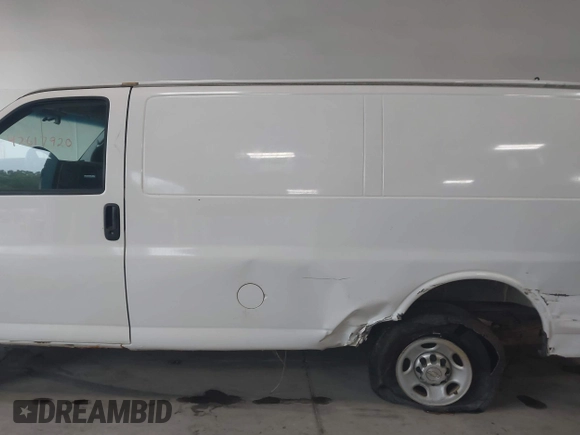 2013 Chevrolet Express Cargo z VIN 1GCWGFBA8D1101785, wystawiony jako IAAI lot #42617920 z przebiegiem 164 366 mil mil oraz . Historia ofert i sprzedaży dostępna na DreamBid. Obrazek 14.