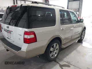 2008 Ford Expedition Eddie Bauer z VIN 1FMFU17508LA23323, wystawiony jako IAAI lot #42250870 z przebiegiem 290 841 mil mil oraz . Historia ofert i sprzedaży dostępna na DreamBid. Obrazek 4.