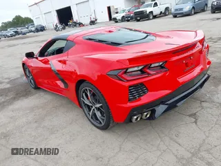 2023 Chevrolet Corvette 2LT z VIN 1G1YB2D46P5111406, wystawiony jako IAAI lot #41084884 z przebiegiem 21 789 mil mil oraz . Historia ofert i sprzedaży dostępna na DreamBid. Obrazek 3.