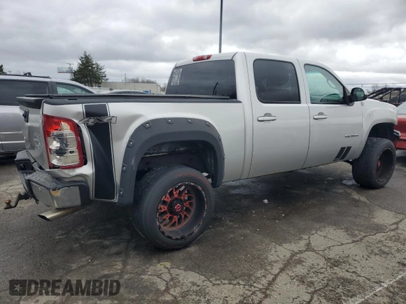 2010 GMC Sierra 1500 SLT z VIN 3GTRKWE31AG137534, wystawiony jako Copart lot #49826025 z przebiegiem 161 308 mil mil oraz Szkoda całkowita • Salvage title. Historia ofert i sprzedaży dostępna na DreamBid. Obrazek 3.