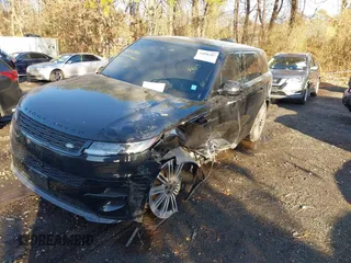 2024 Land Rover Range Rover Sport Dynamic SE z VIN SAL1L9FU9RA158329, wystawiony jako IAAI lot #41096347 z przebiegiem 18 770 mil mil oraz . Historia ofert i sprzedaży dostępna na DreamBid. Obrazek 2.