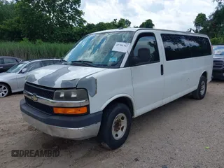 2011 Chevrolet Express Passenger 1LT z VIN 1GAZG1FG7B1171122, wystawiony jako IAAI lot #42781322 z przebiegiem 262 838 mil mil oraz . Historia ofert i sprzedaży dostępna na DreamBid. Obrazek 2.