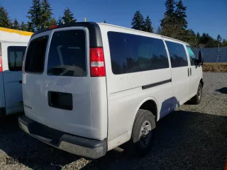 2019 Chevrolet Express Passenger LT with VIN 1GAZGPFG8K1247112, listed as a Copart auction lot 43231665 with 110,708 mi miles and Clean Title. Bid and sale history available at carsss.com. Image 3.