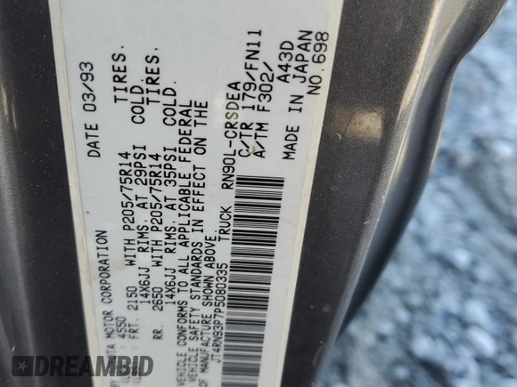 1993 Toyota Pickup DLX z VIN JT4RN93P7P5080335, wystawiony jako Copart lot #84757234 z przebiegiem 162 290 mil mil oraz Szkoda całkowita • Salvage title. Historia ofert i sprzedaży dostępna na DreamBid. Obrazek 12.