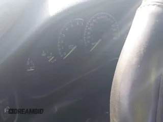 1995 Chevrolet Camaro Z28 z VIN 2G1FP32P5S2196335, wystawiony jako IAAI lot #41261378 z przebiegiem 126 260 mil mil oraz . Historia ofert i sprzedaży dostępna na DreamBid. Obrazek 7.